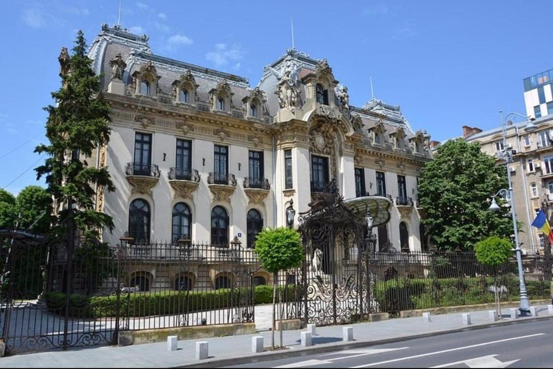 Super Central - Lovely One-Bedroom Apartment On Victoriei Avenue Bucharest Exterior photo